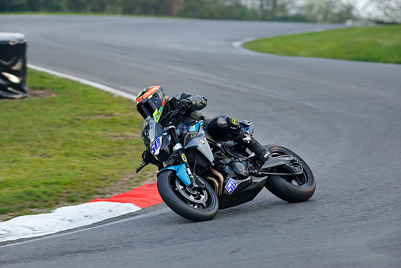 IH_NG_Cadwell Park_120425_011999