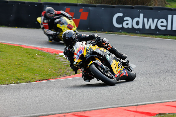 IH_NG_Cadwell Park_120425_011029