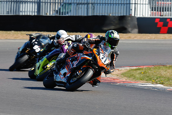 IH_NG_Snetterton_037042