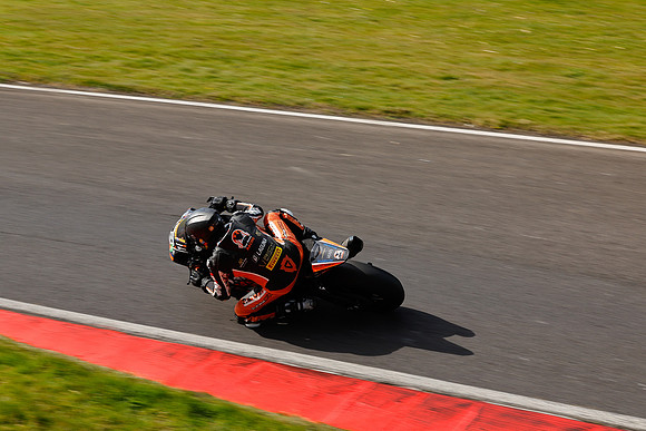 IH_NG_Cadwell Park_110425_003011