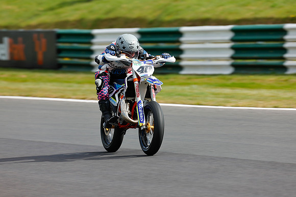 IH_NG_Cadwell Park_130425_013176