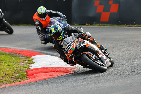 IH_NG_Cadwell Park_120425_011505