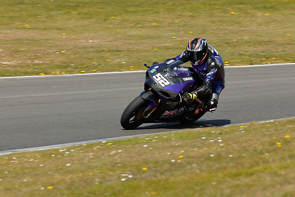 IH_NG_Cadwell Park_110425_004911
