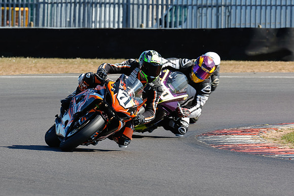 IH_NG_Snetterton_037038