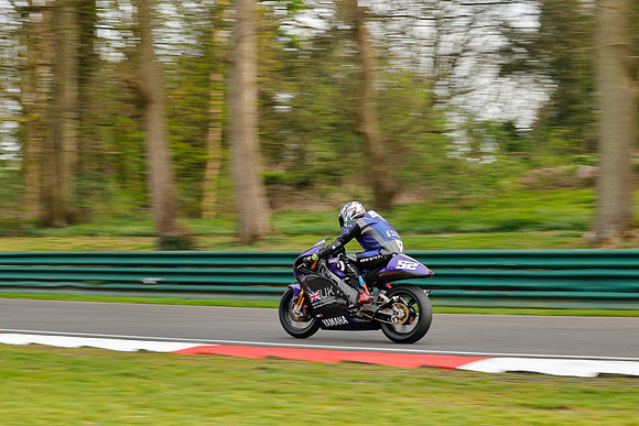 IH_NG_Cadwell Park_120425_010424