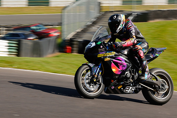 IH_NG_Cadwell Park_110425_006081
