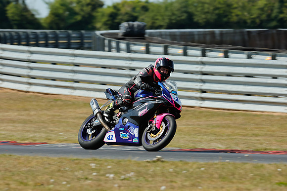 IH_NG_Snetterton_042110
