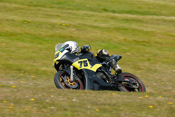 1-IH_NG_Cadwell Park_120425_009249