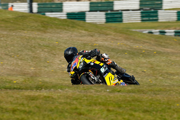 IH_NG_Cadwell Park_120425_009694
