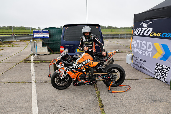 IH_NG_Pembrey_050462