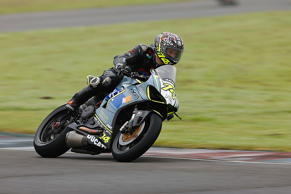 IH_NG_Pembrey_054441