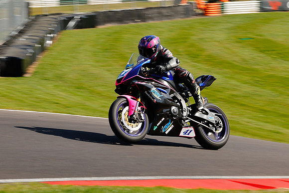 IH_NG_Cadwell Park_110425_006092