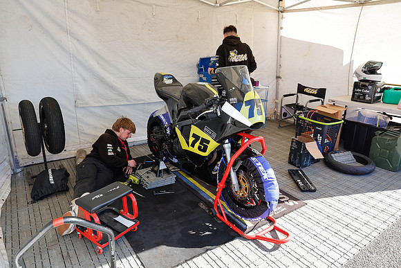 IH_NG_Snetterton_032053