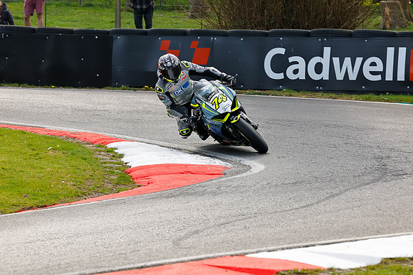 IH_NG_Cadwell Park_120425_010340