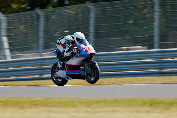 PM-IH_NG_Donington Park_153040