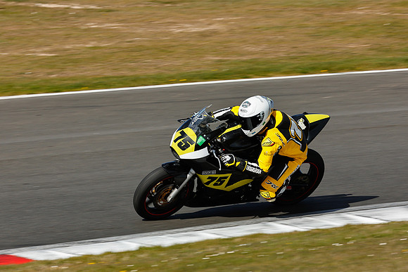 1-IH_NG_Cadwell Park_110425_004578