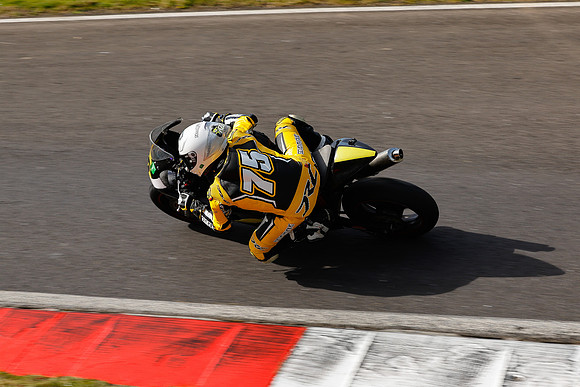 1-IH_NG_Cadwell Park_110425_003285