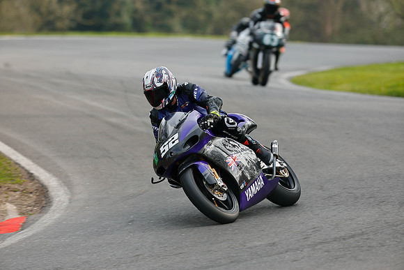 IH_NG_Cadwell Park_120425_011445